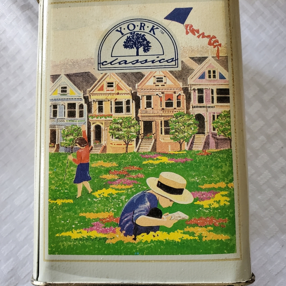 York Peppermint Patties 12oz tin 1990, hershey foods